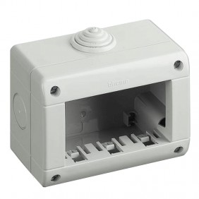 Carcasa Bticino IP40 3 módulos 25403