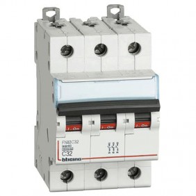Bticino magnetotermico 3 poli 32A curva C 6kA...