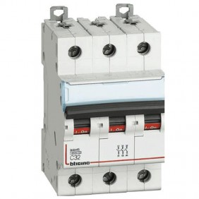 Bticino magnetotermico 3 poli 32A curva C 4,5kA...