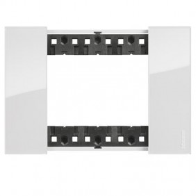 Bticino Living Now Abdeckrahmen 3 Module Farbe...