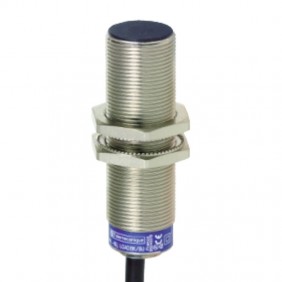 Telemecanique XS6 M18 SN 8mm NO PNP sensor...