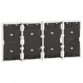 Frame elettrificato Bticino Living Now con 4...