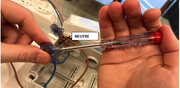 Testeur de phase sur la borne de neutre