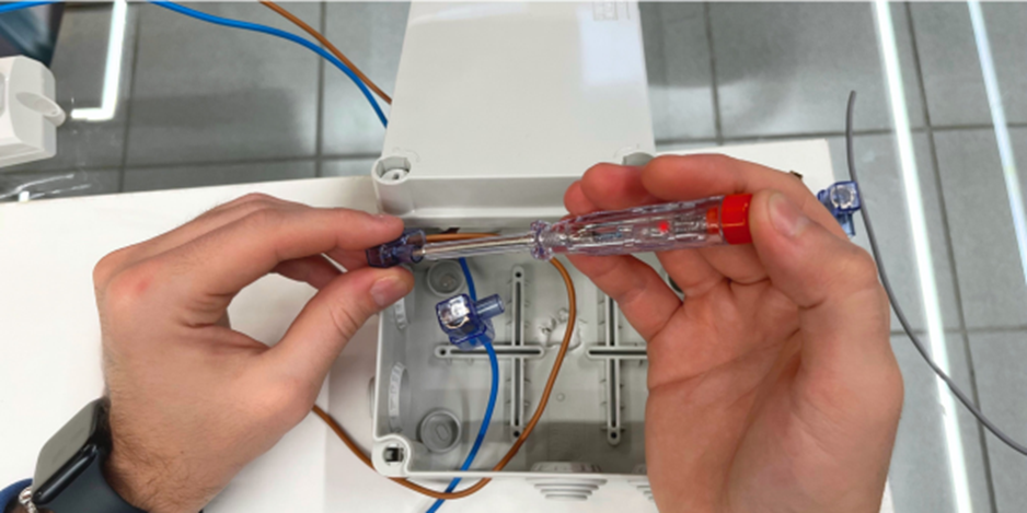 Testeur de phase sur la borne forbox